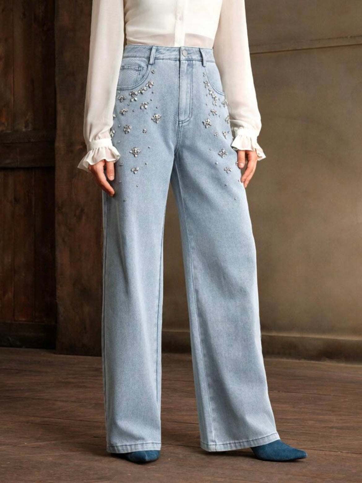 CM-BS106565 Women Elegant Seoul Style Light Wash Floral Diamond Decor Wide Leg Jeans