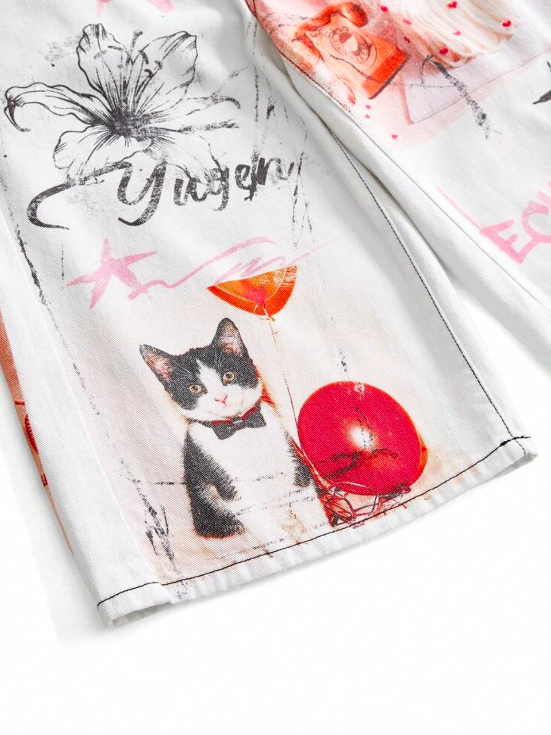 CM-BS858327 Women Casual Seoul Style Low Waist Fun Cat Print Denim Wide Leg Mid-Length Jeans