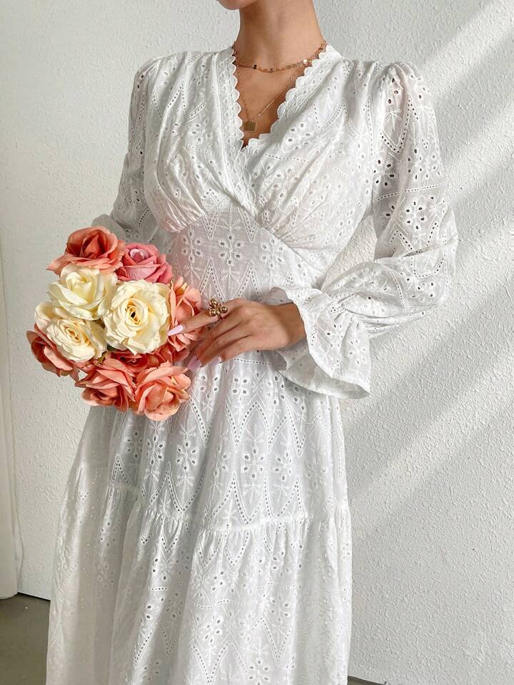 CM-DS832090 Women Trendy Bohemian Style Solid Color V-Neck Hollow Out Embroidery Long Sleeve Dress