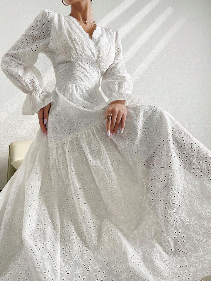 CM-DS832090 Women Trendy Bohemian Style Solid Color V-Neck Hollow Out Embroidery Long Sleeve Dress