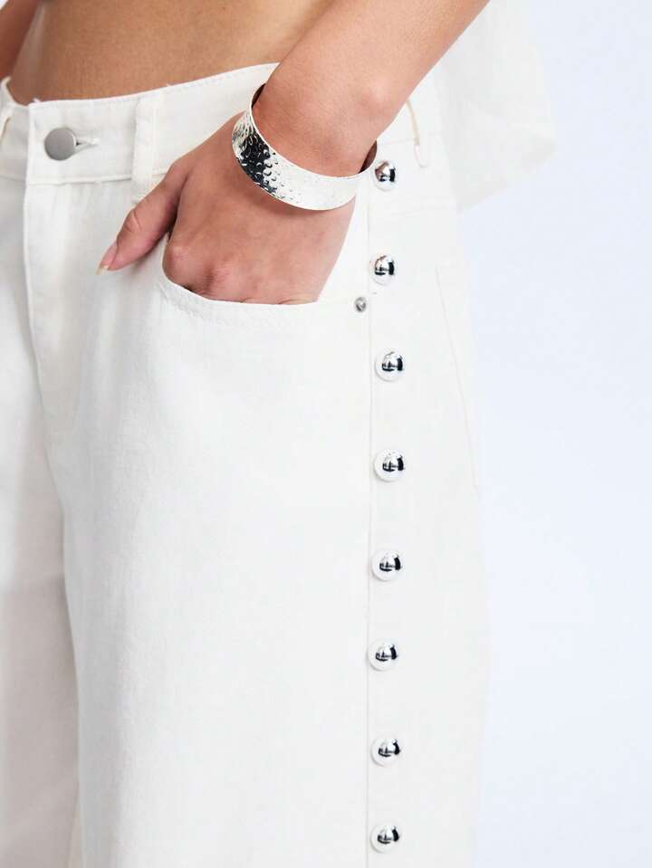 CM-BS362611 Women Casual Seoul Style Low Waist Metal Decoration Denim Trousers - White
