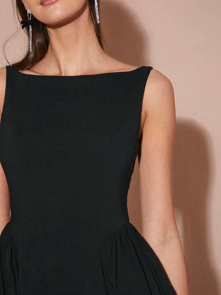 CM-DS132233 Women Elegant Seoul Style Solid Color Round Neck Pleated Long Sleeveless Dress - Black