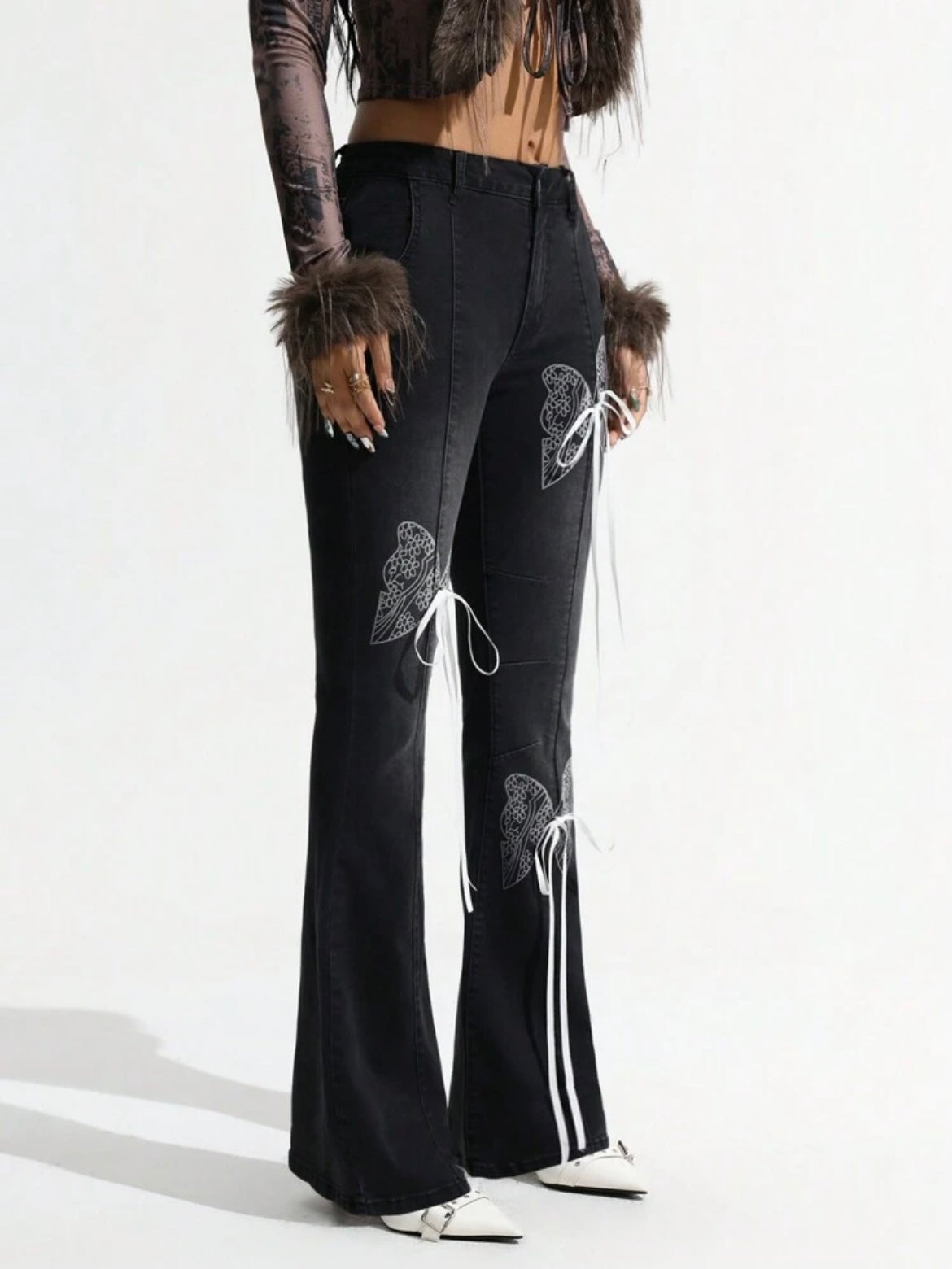 CM-BS915274 Women Casual Seoul Style Butterfly Print And Bow Decor Bell Bottoms Jeans - Black