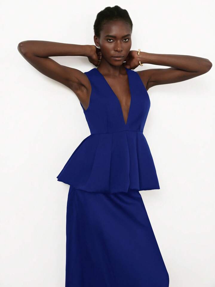 CM-TS892999 Women Elegant Seoul Style Deep V-NeckSleeveless Ruffle Hem Design Blouse - Royal Blue