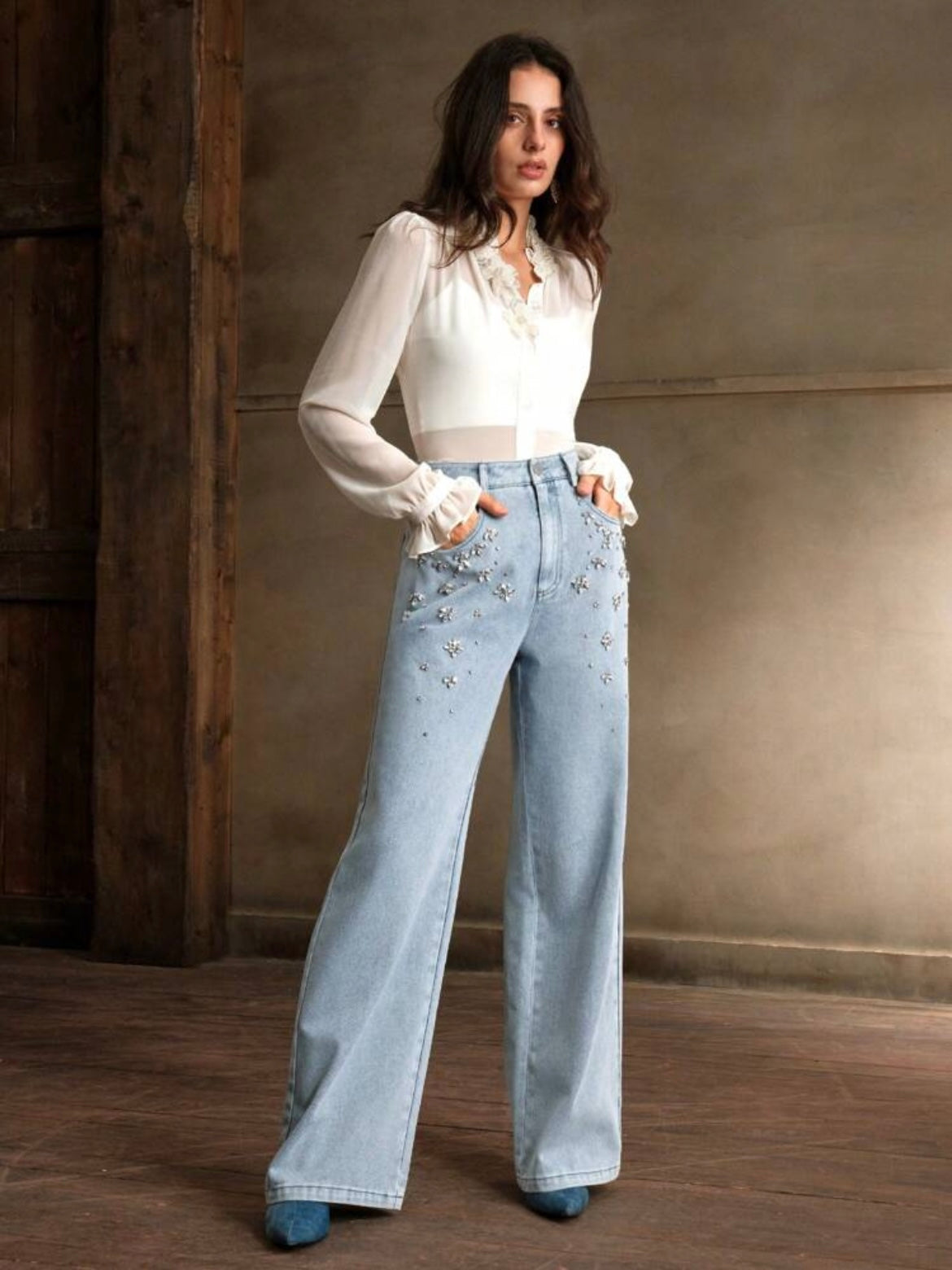 CM-BS106565 Women Elegant Seoul Style Light Wash Floral Diamond Decor Wide Leg Jeans