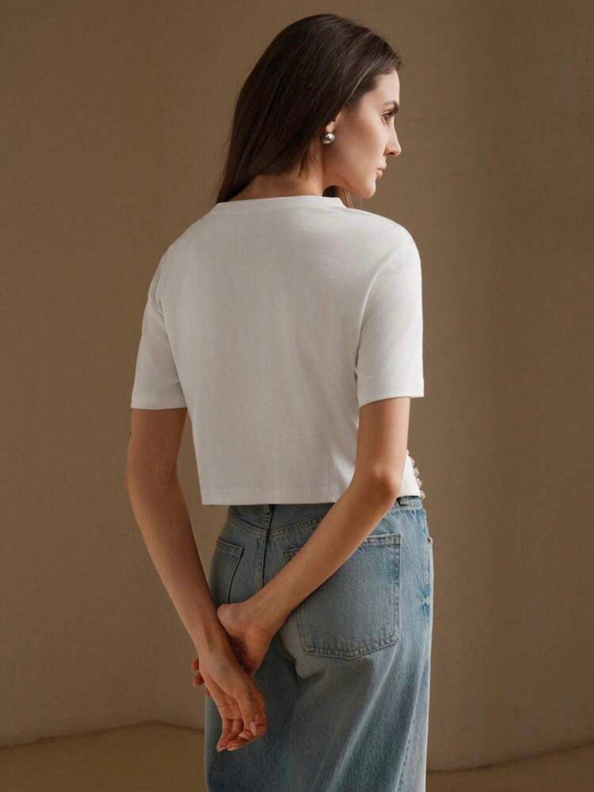 CM-TS970357 Women Elegant Seoul Style Round Neck Short Sleeve Diamond Decoration T-Shirt - White
