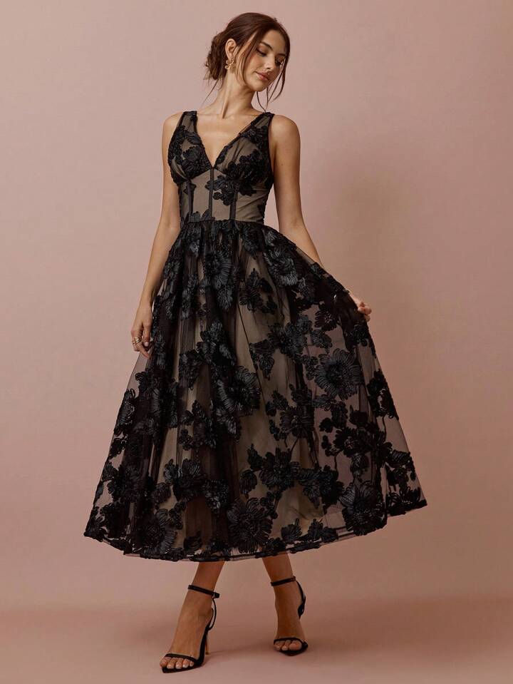 CM-DS959969 Women Elegant Seoul Style Exquisite Floral Embroidered Applique Mesh V-Neck Sleeveless Long Dress