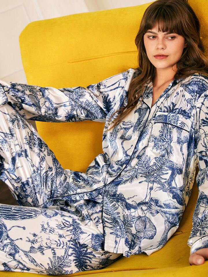 CM-LS579948 Women Trendy Seoul Style Satin All-Over Print Long Sleeve Top With Long Pants Pajama Set