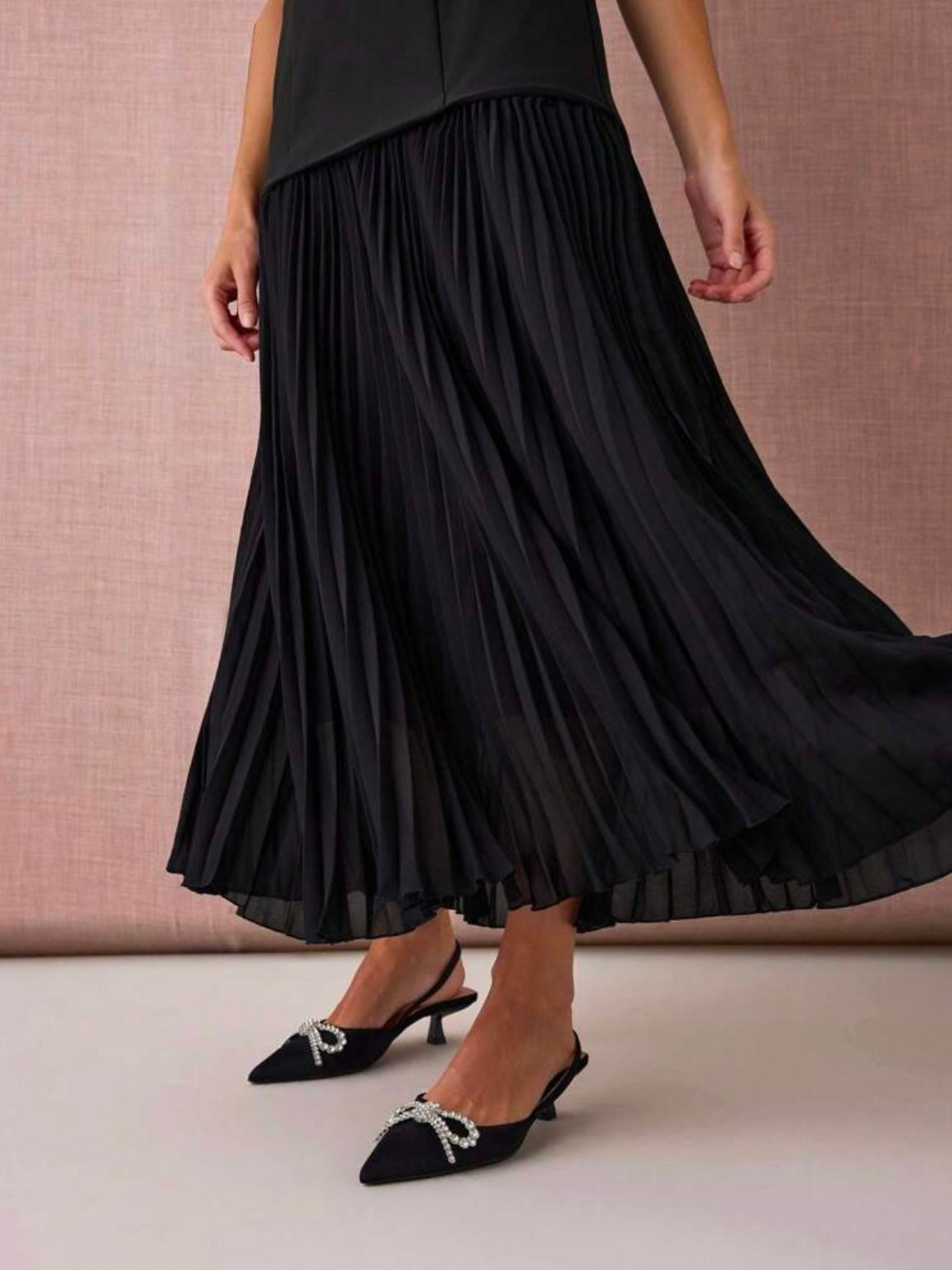 CM-DS114103 Women Elegant Seoul Style Boat Neck Sleeveless Pleated Hem Backless Maxi Dress - Black