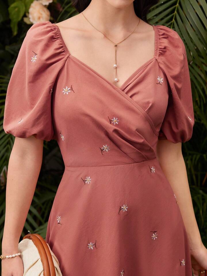 CM-DS590229 Women Casual Seoul Style Floral Embroidery Sweetheart Shaped Neckline Puff Sleeve Dress