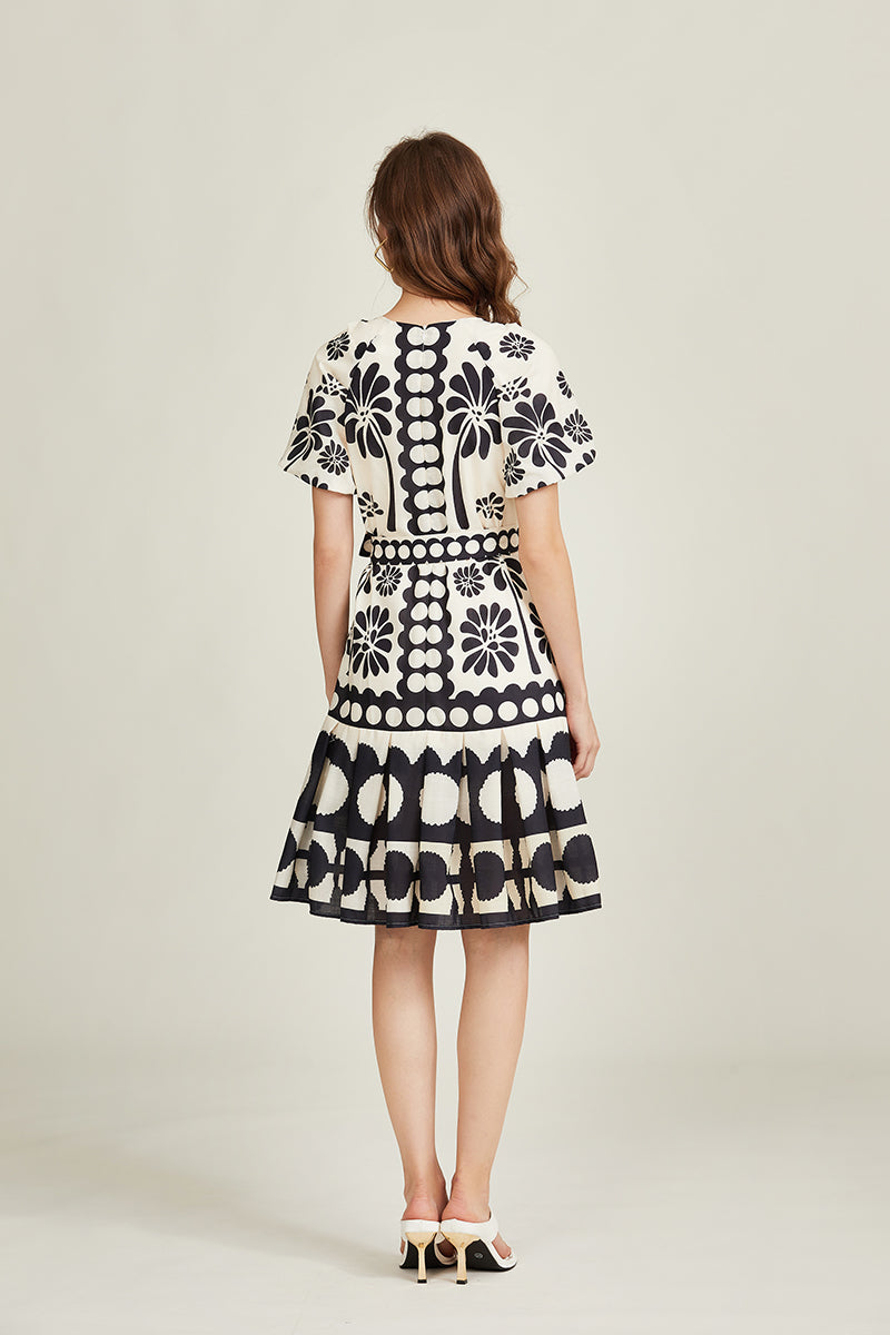 CM-DY015744 Women Elegant Seoul Style Round Neck Lantern Sleeve Pinched Waist Dress