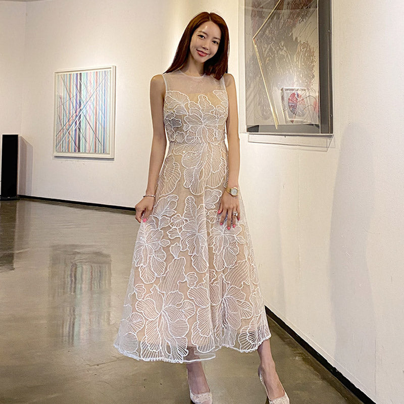 CM-DY041061 Women Elegant Seoul Style Embroidery Round Neck Sleeveless Long Dress - White