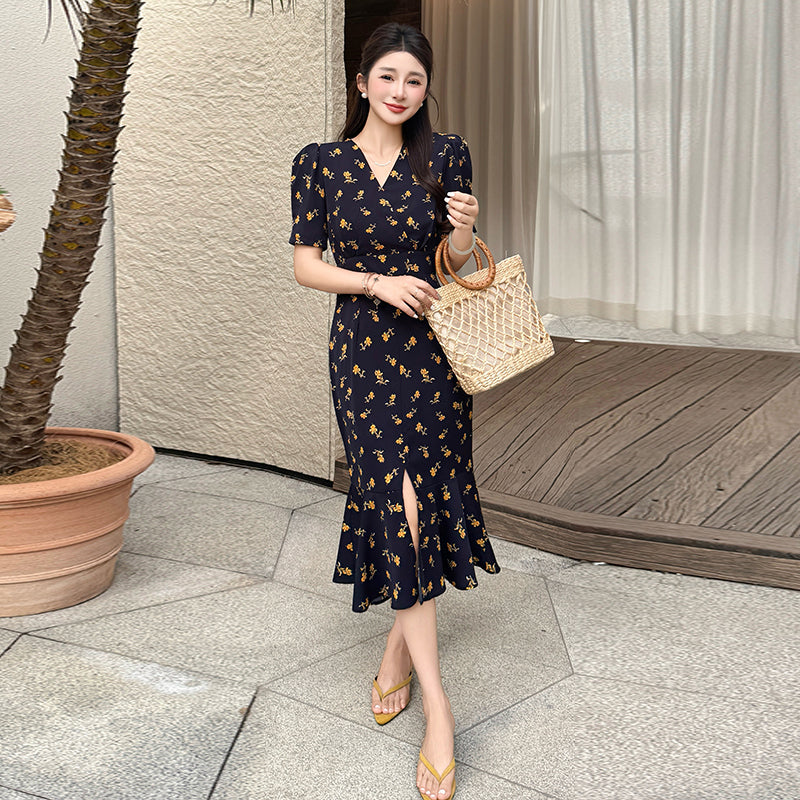 CM-DY045660 Women Casual Seoul Style V-Neck Short Sleeve Floral All-Over Print Mid-Length Dress - Navy Blue