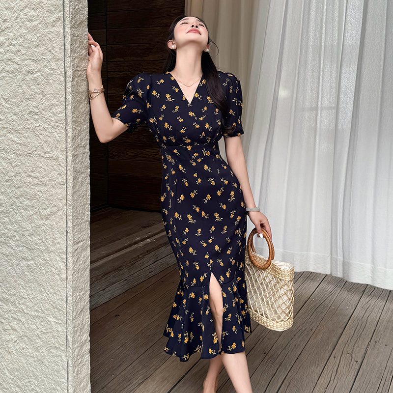 CM-DY045660 Women Casual Seoul Style V-Neck Short Sleeve Floral All-Over Print Mid-Length Dress - Navy Blue