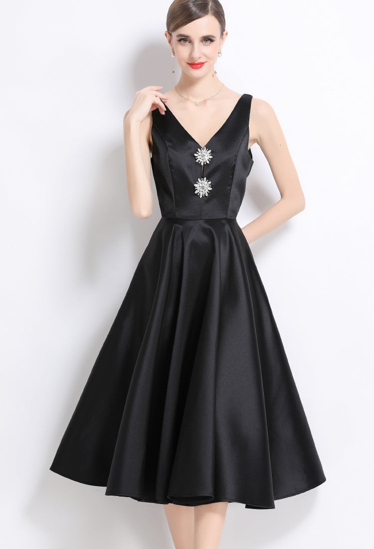 CM-DY056000 Women Elegant European Style V-Neck Sleeveless Pinched Waist Slim Midi Dress - Black