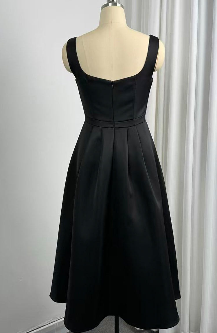 CM-DY057619 Women Elegant European Style Square Collar Sleeveless Pinched Waist Mid-Length Dress - Black
