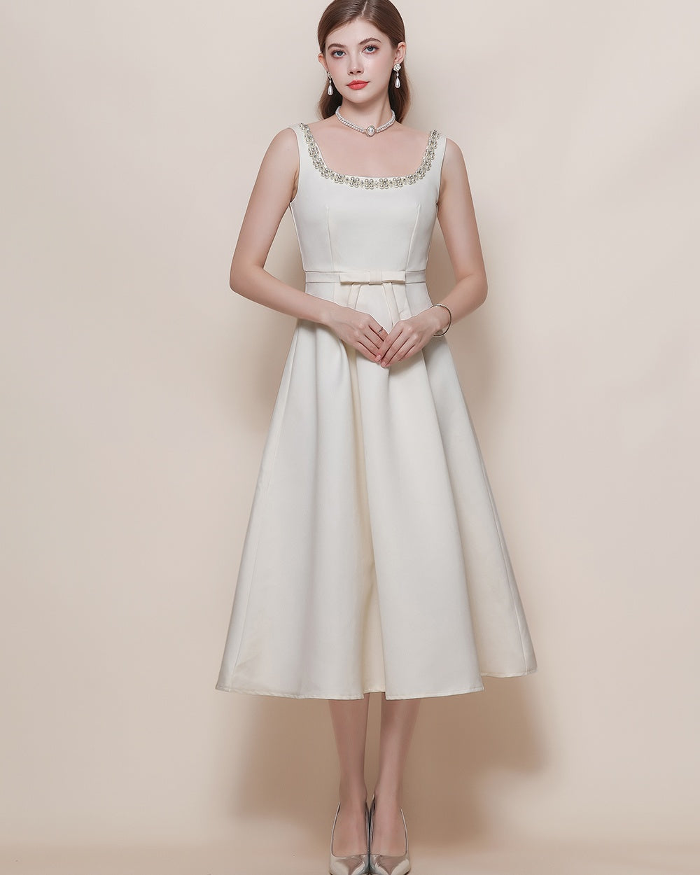 CM-DY058101 Women Elegant European Style Square Collar Sleeveless Pinched Waist Mid-Length Dress - Apricot