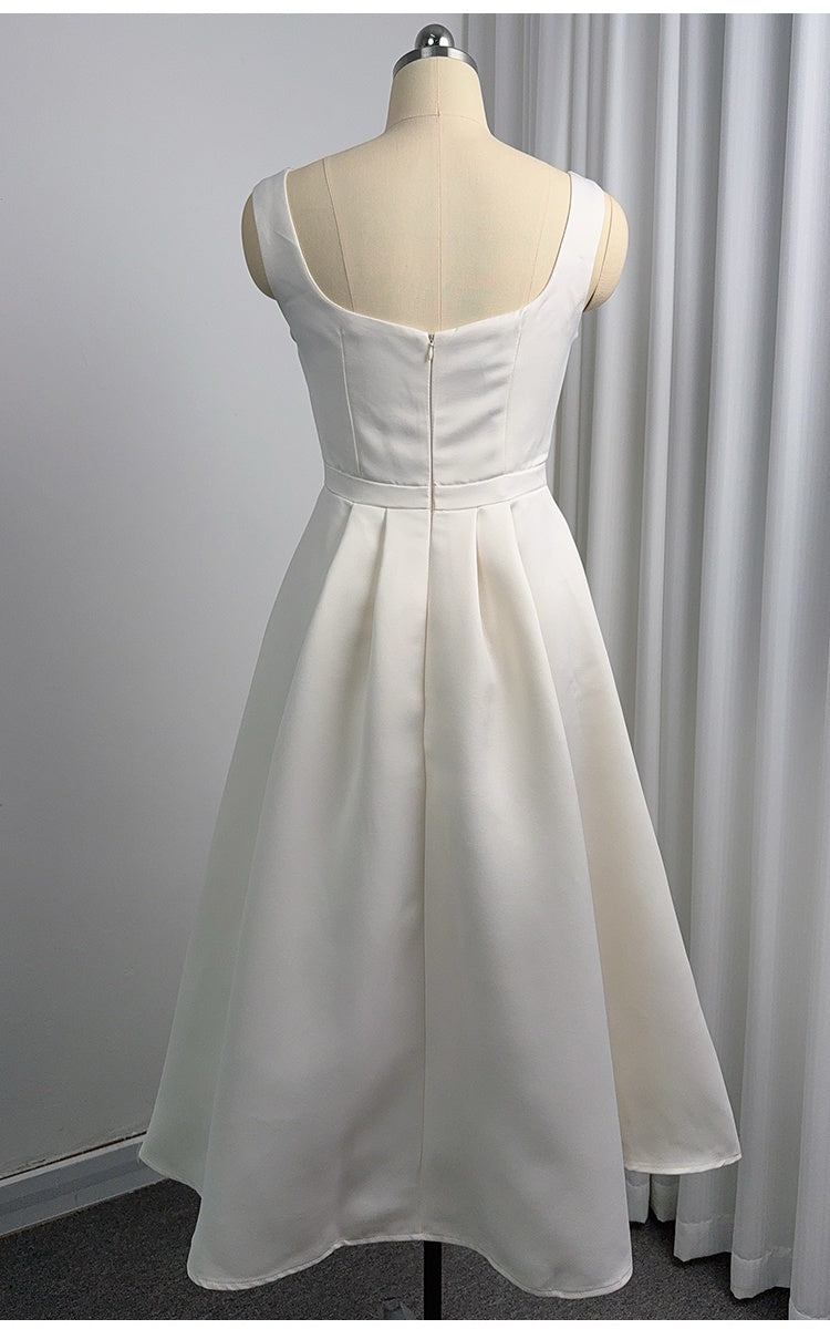 CM-DY058101 Women Elegant European Style Square Collar Sleeveless Pinched Waist Mid-Length Dress - Apricot
