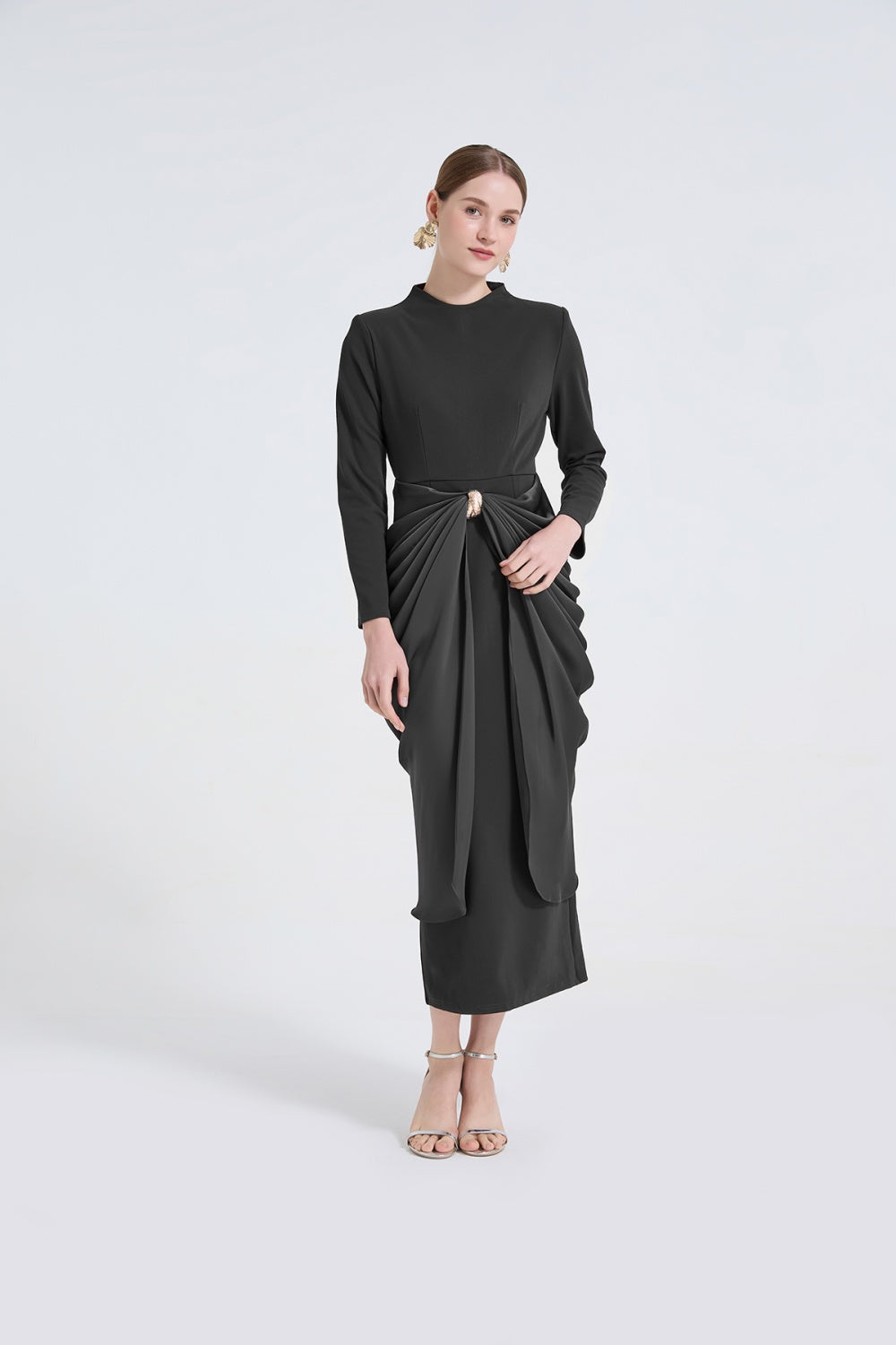 CM-DY062600 Women Elegant European Style Round Neck Long Sleeve Slim Metal Buckles Decor Midi Dress (Available in 2 colors)