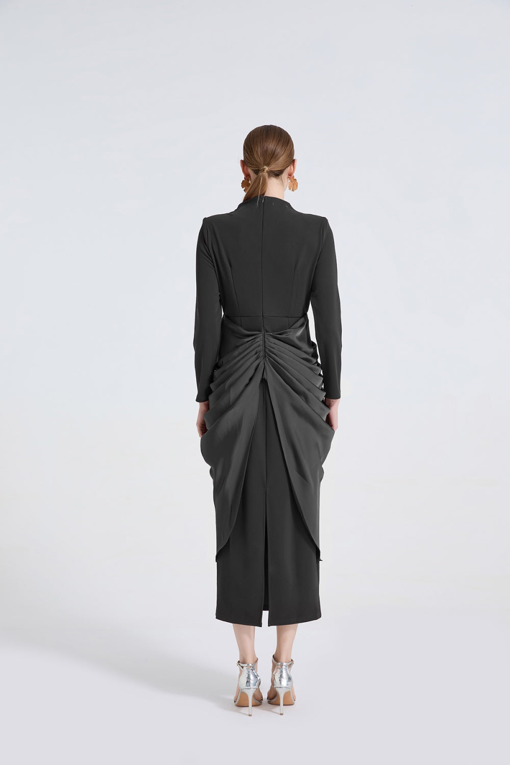CM-DY062600 Women Elegant European Style Round Neck Long Sleeve Slim Metal Buckles Decor Midi Dress (Available in 2 colors)
