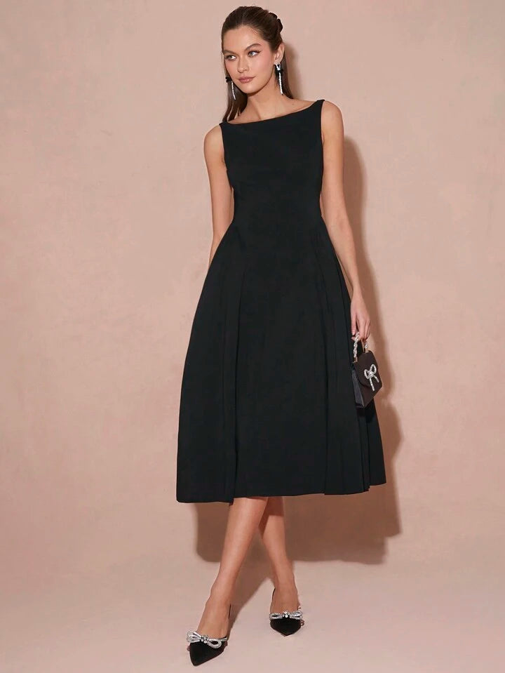 CM-DS132233 Women Elegant Seoul Style Solid Color Round Neck Pleated Long Sleeveless Dress - Black
