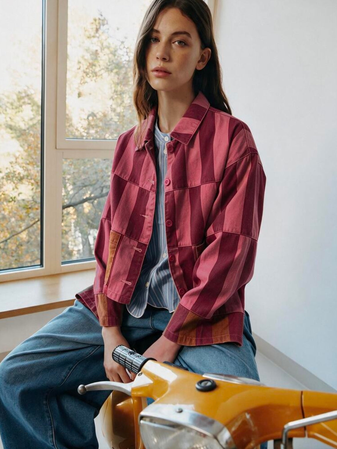 CM-CS518142 Women Elegant Seoul Style Collar Neckline Long Sleeve Striped Cropped Jacket