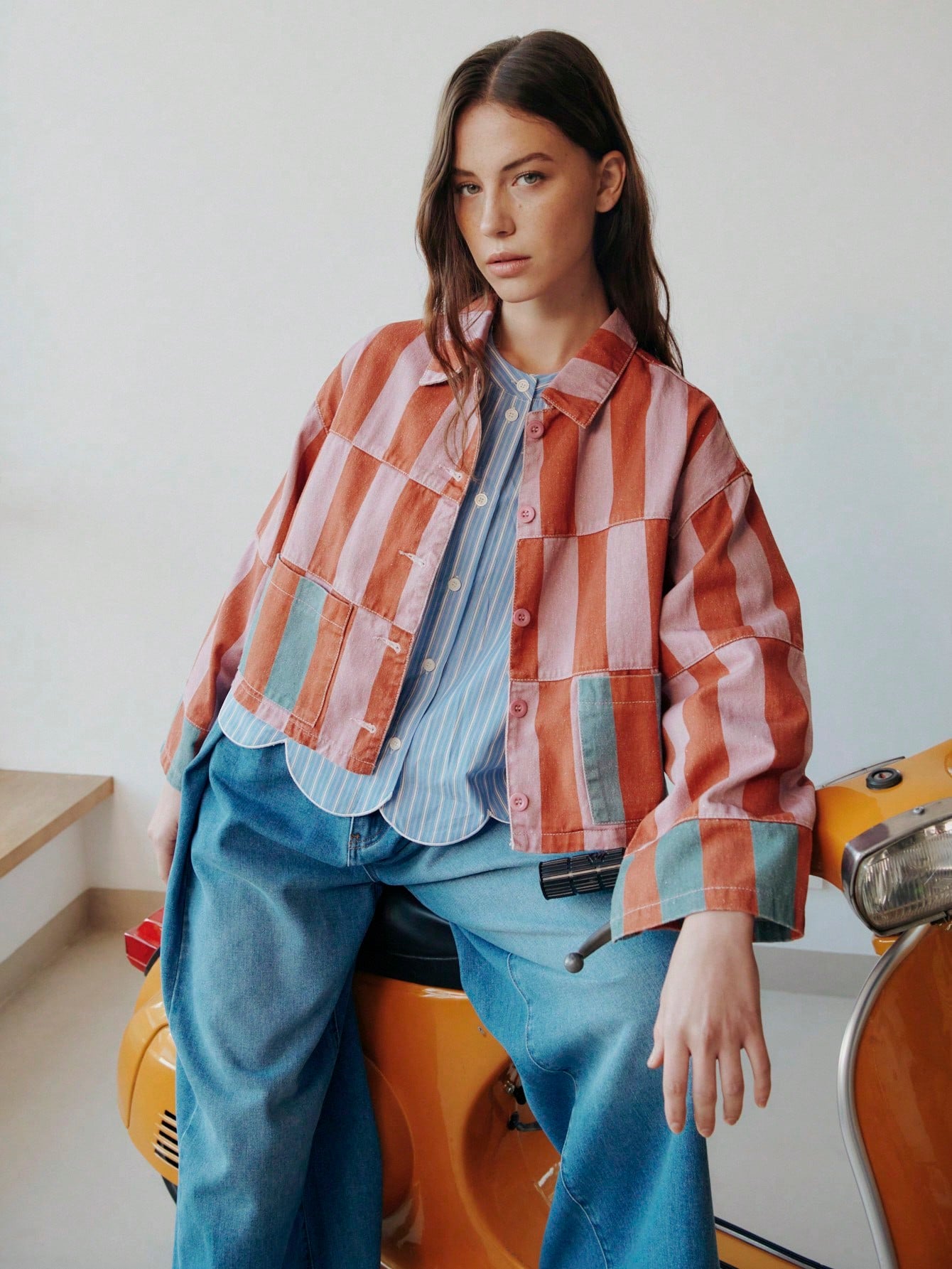 CM-CS909952 Women Elegant Seoul Style Collar Neckline Long Sleeve Striped Cropped Jacket