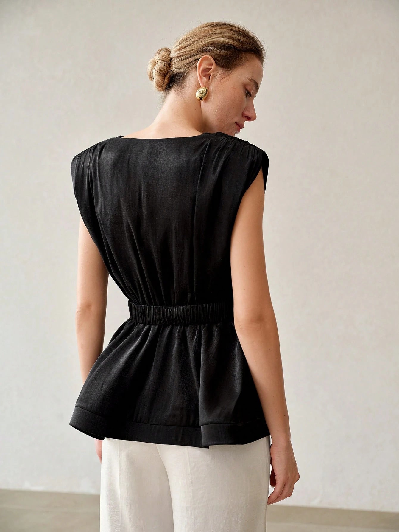 CM-TS414602 Women Elegant Seoul Style V-Neck Sleeveless Ruched Waist Top -  Black