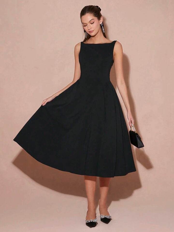 CM-DS132233 Women Elegant Seoul Style Solid Color Round Neck Pleated Long Sleeveless Dress - Black