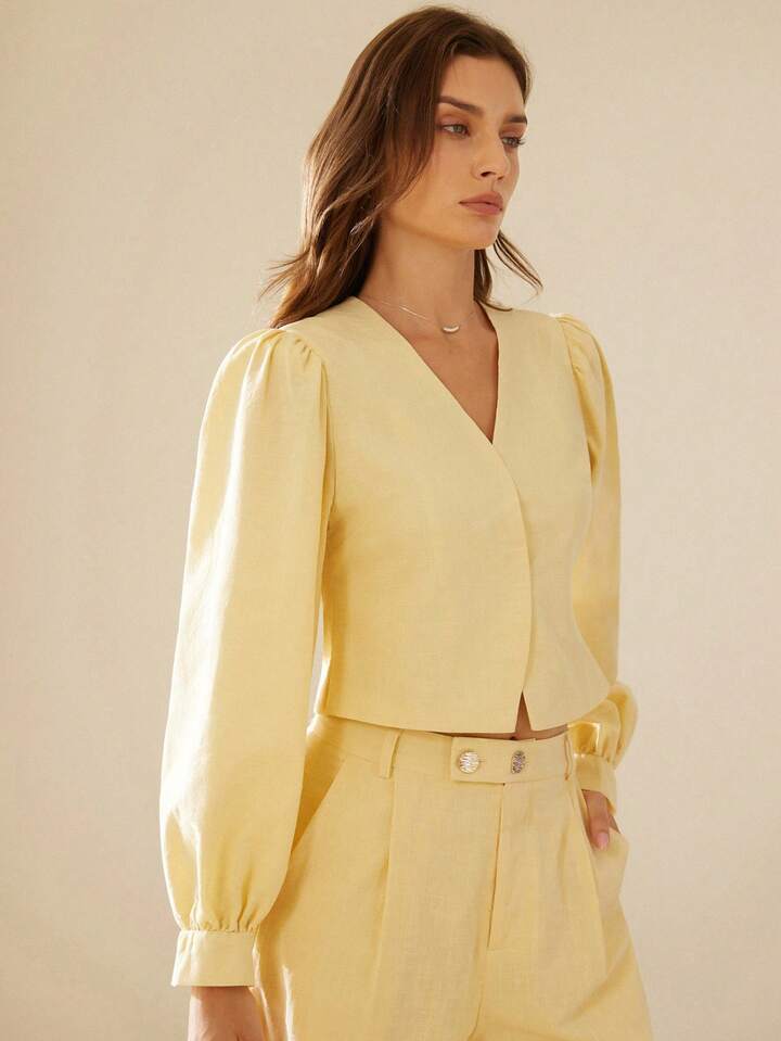 CM-SS911845 Women Elegant Seoul Style V-Neck Puff Sleeve Crop Top With Pleated Straight-Leg Button-Decor Pants - Set