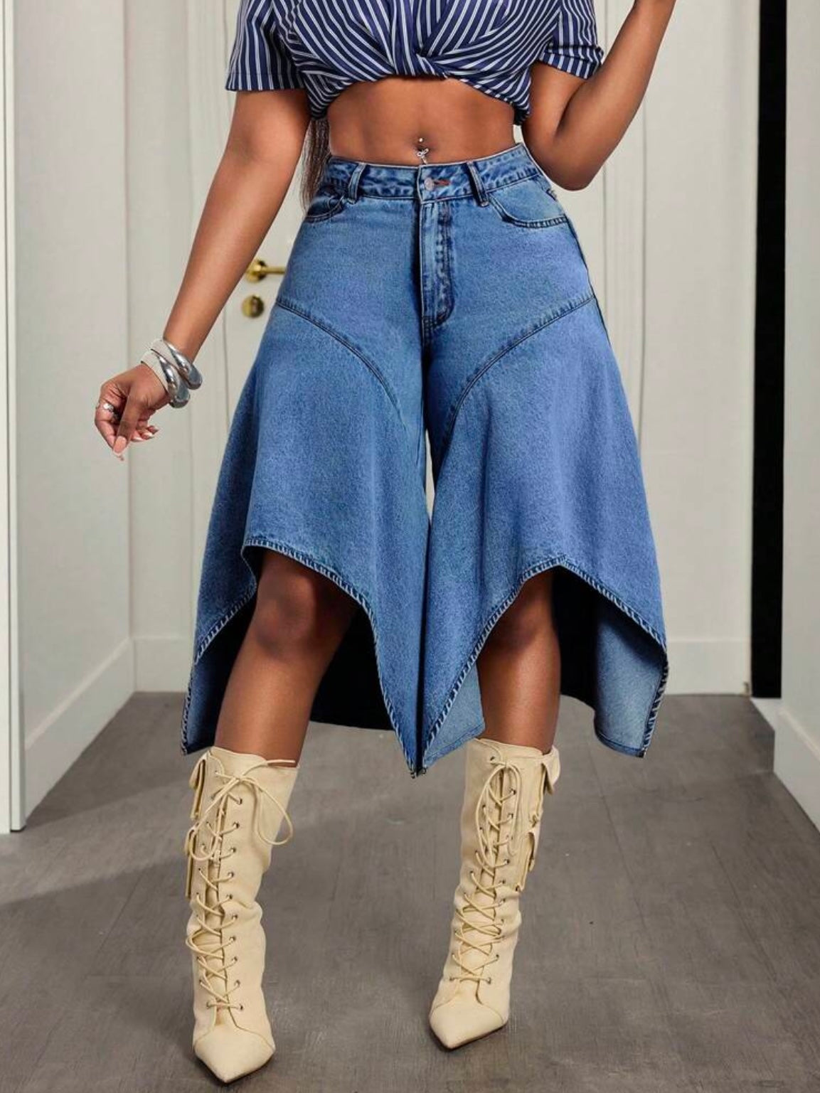 CM-BS341918 Women Casual Seoul Style Medium Wash Low Waist Wide Leg Cullote Shorts Jeans
