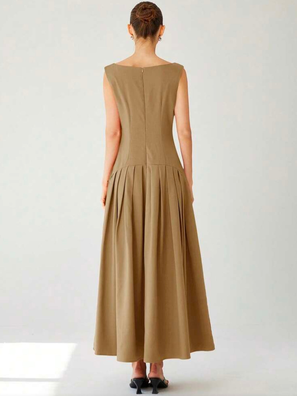 CM-DS613174 Women Elegant Seoul Style Sleeveless Cinched Waist Low Waist Pleated Ruffle Hem Long Dress - Apricot