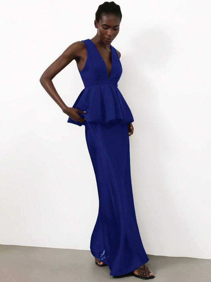 CM-TS892999 Women Elegant Seoul Style Deep V-NeckSleeveless Ruffle Hem Design Blouse - Royal Blue