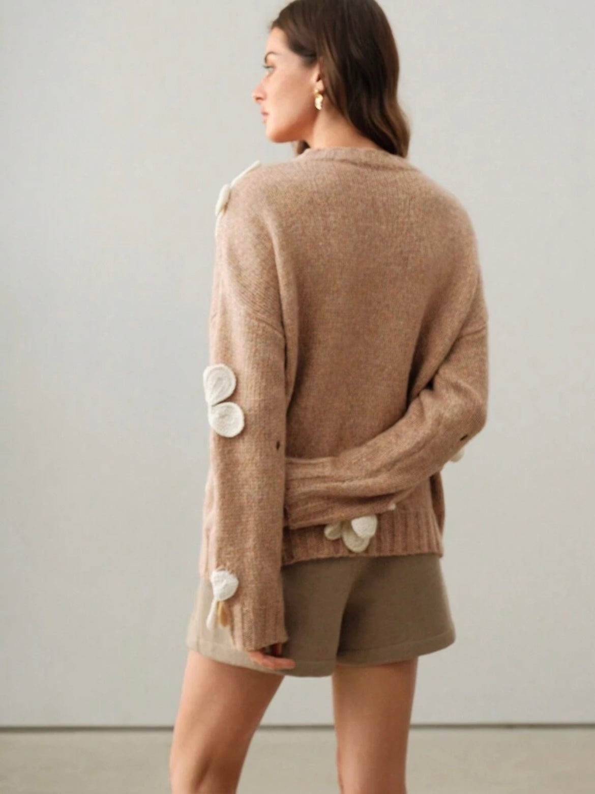 CM-CS472607 Women Casual Seoul Style Round Neck Crochet 3D Floral Long Sleeve Knitted Sweater