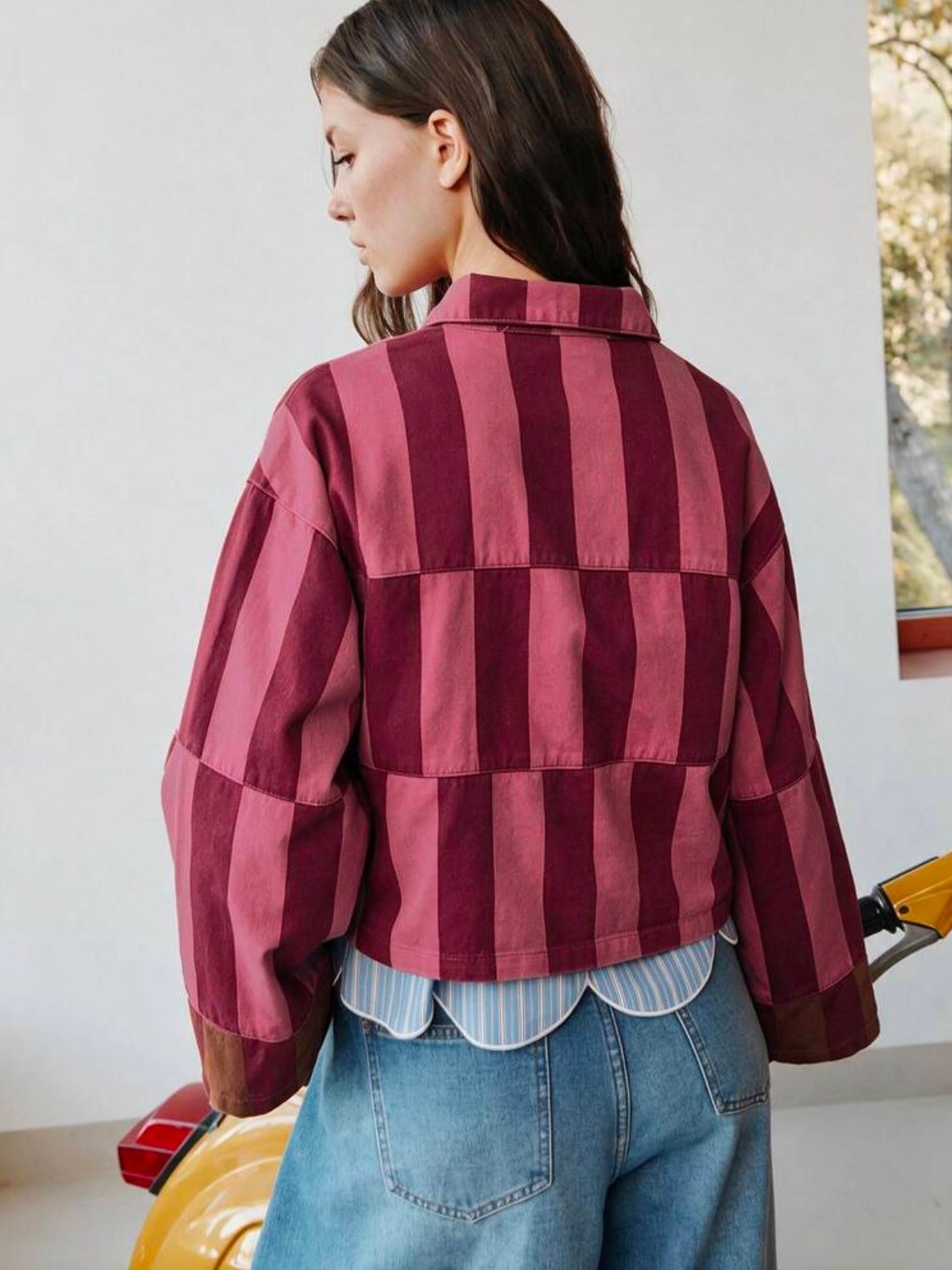 CM-CS518142 Women Elegant Seoul Style Collar Neckline Long Sleeve Striped Cropped Jacket