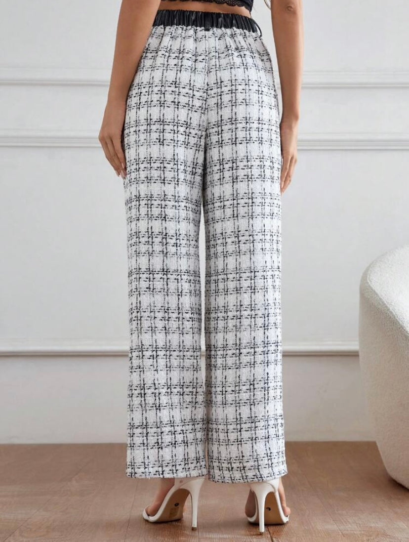 CM-BS366772 Women Elegant Seoul Style Plaid Print Slant Pocket Wide Leg Pants