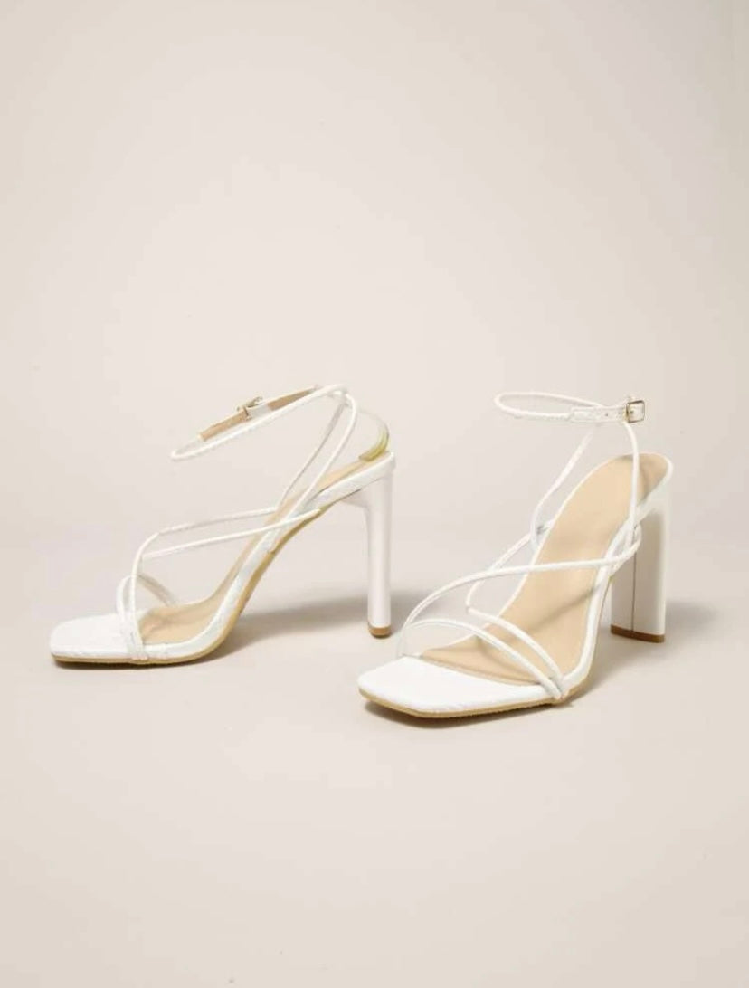 CM-SHS971777 Women Seoul Style Chunky Heels Peep Toe Strappy Sandals With Buckle - White