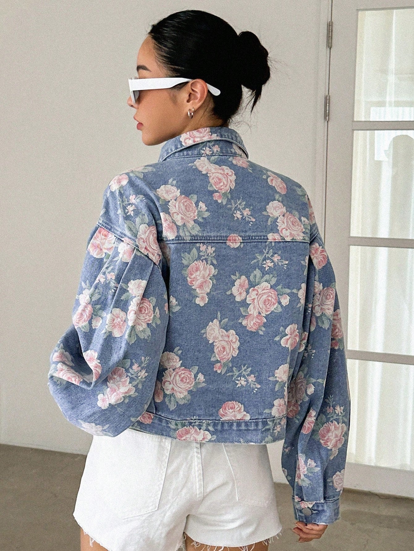CM-CS077760 Women Casual Seoul Style Floral Print Drop Shoulder Flap Pocket Denim Jacket