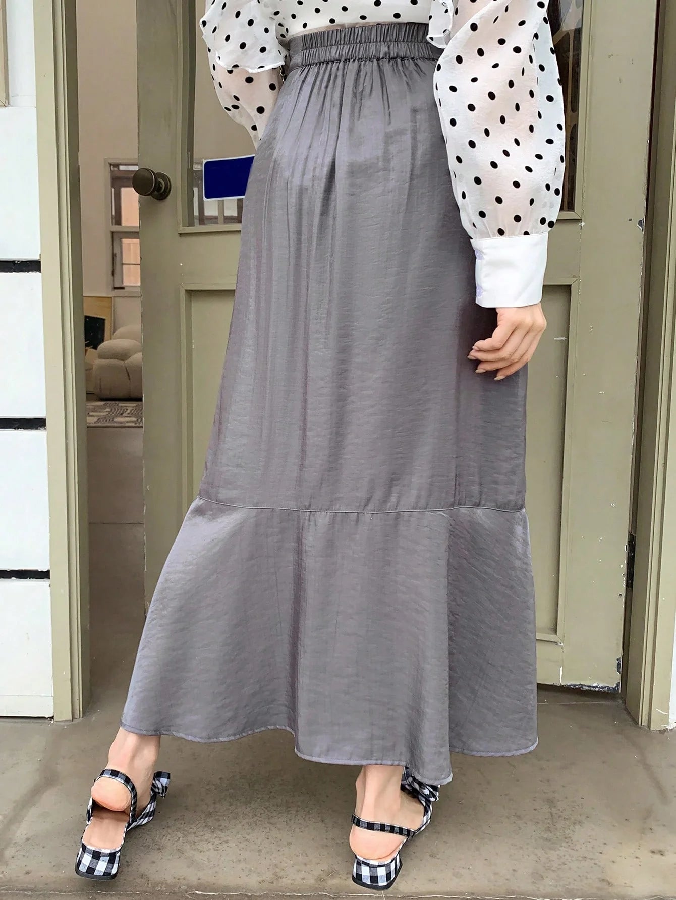 CM-BS440360 Women Elegant Seoul Style Solid Button Detail Ruffle Hem Skirt - Gray