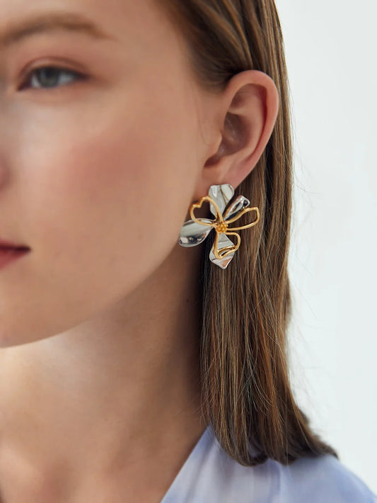 CM-AXS534808 Women Trendy Seoul Style Premium Floral Stud Earrings