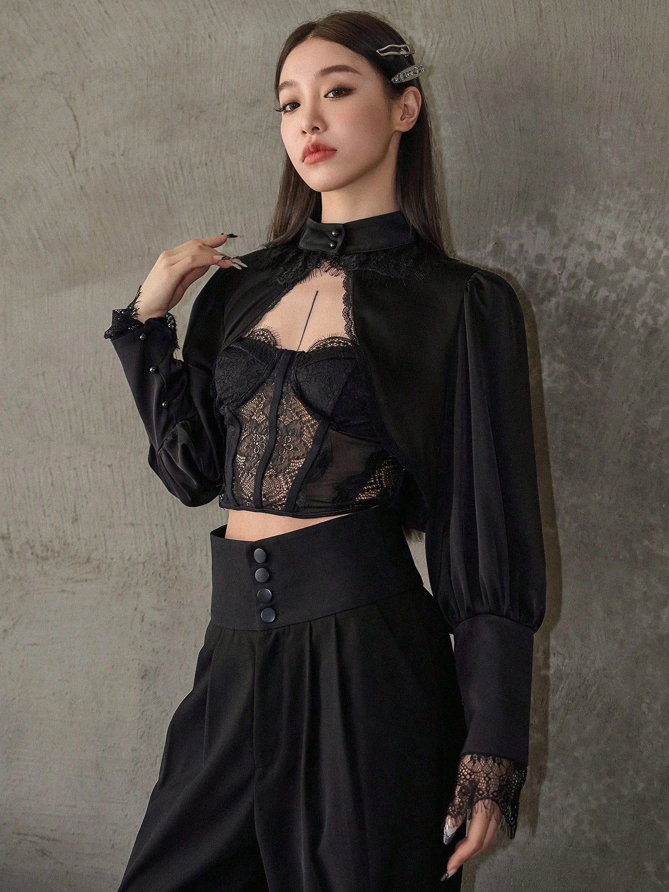 CM-TS062626 Women Elegant Seoul Style Contrast Lace High-low Hem Crop Blouse