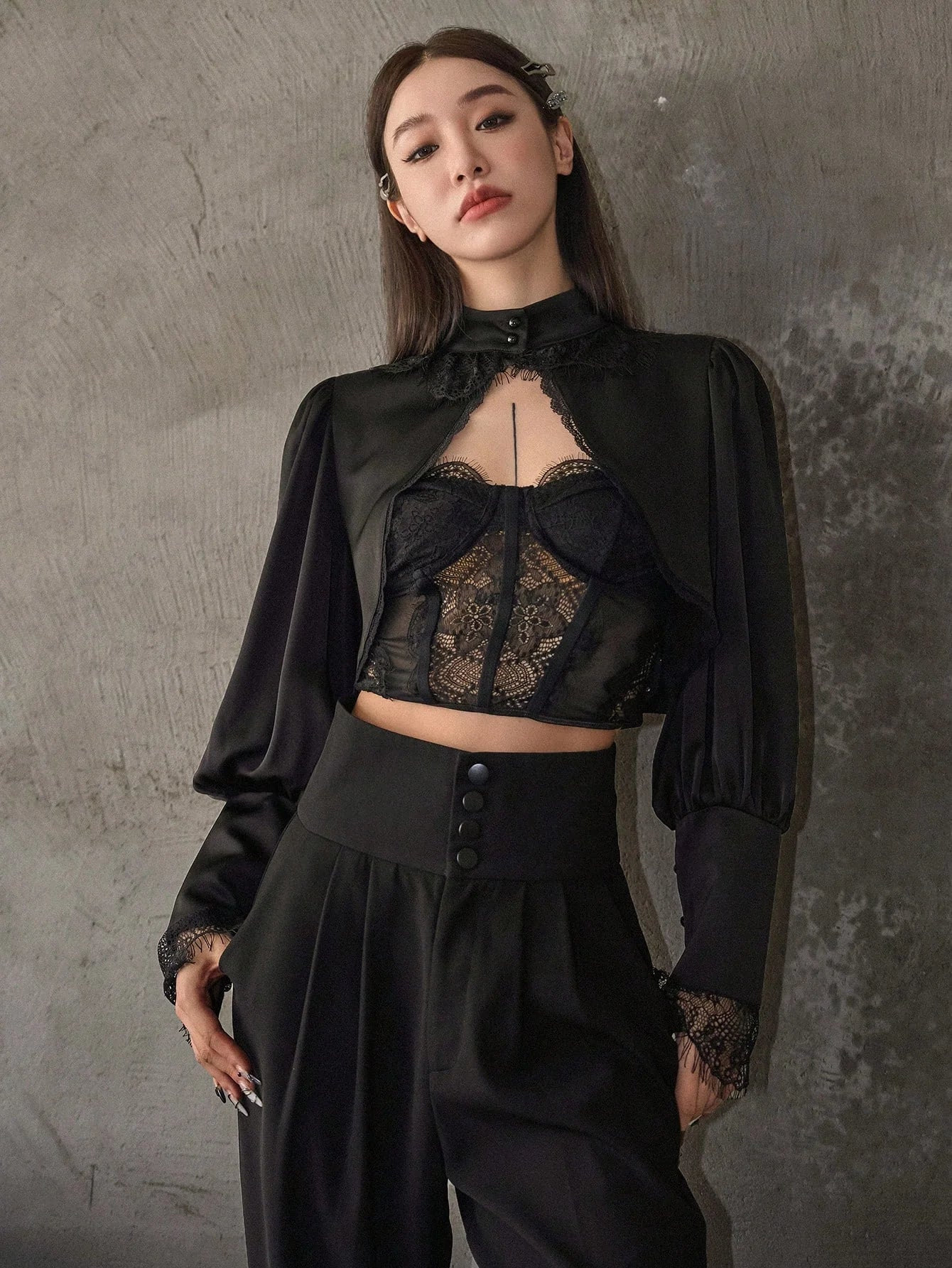 CM-TS062626 Women Elegant Seoul Style Contrast Lace High-low Hem Crop Blouse