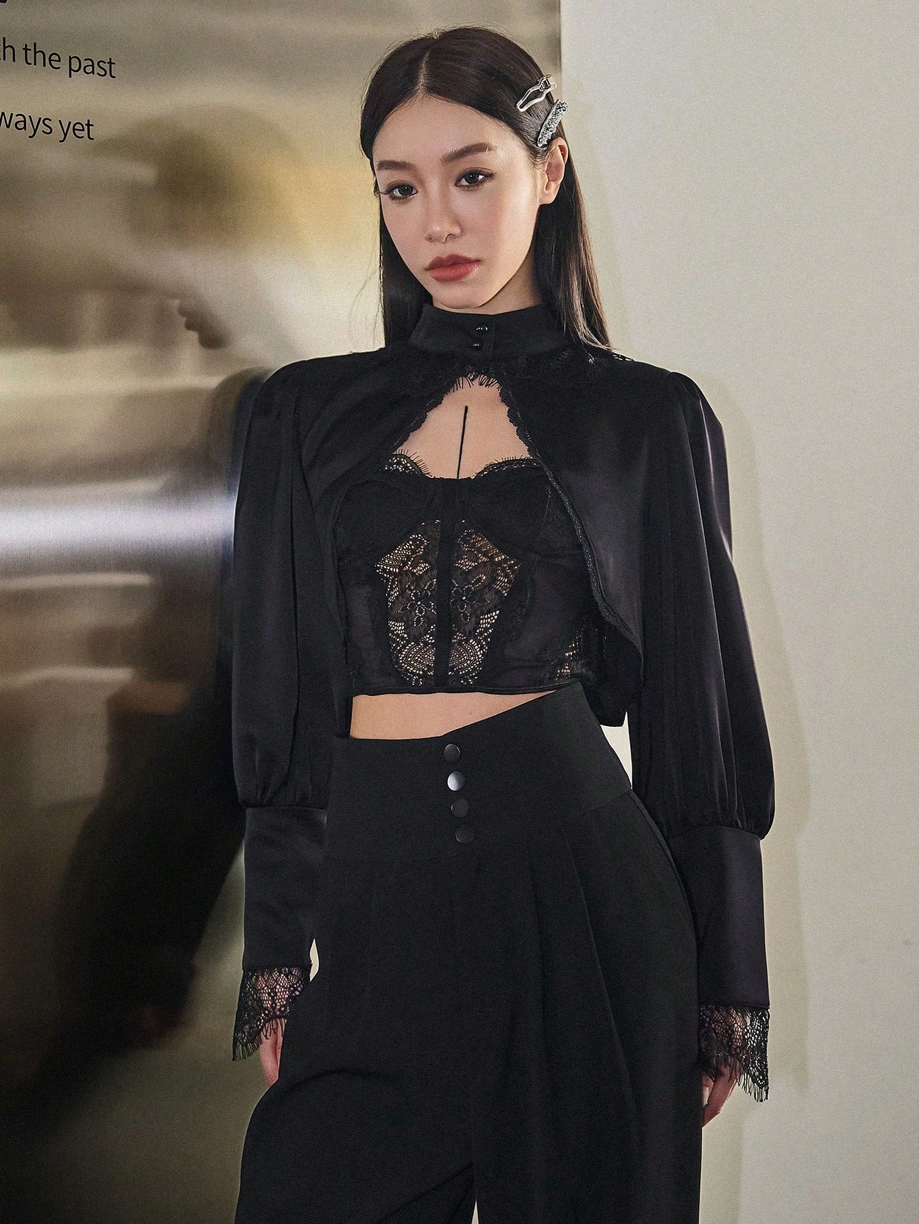 CM-TS062626 Women Elegant Seoul Style Contrast Lace High-low Hem Crop Blouse