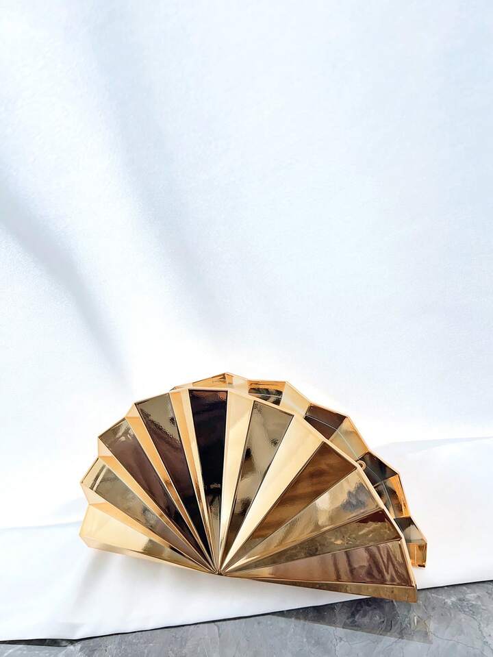 CM-BGS557131 Women Trendy Seoul Style Metallic Striped Asymmetric Clutch Bag - Gold