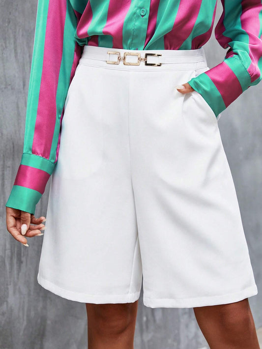CM-BS251756 Women Casual Seoul Style Chain Detail Slant Pocket Bermuda Shorts - White