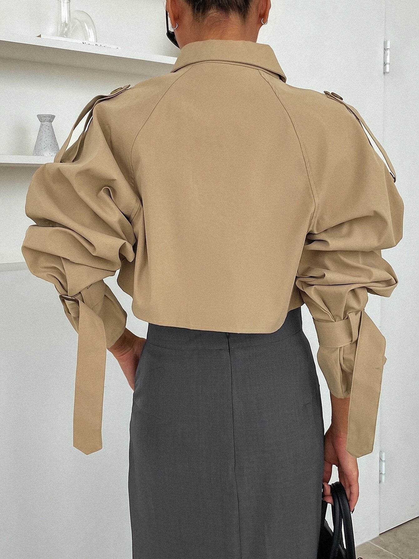 CM-CS667999 Women Elegant Seoul Style Buckle Raglan Sleeve Crop Trench Coat - Khaki