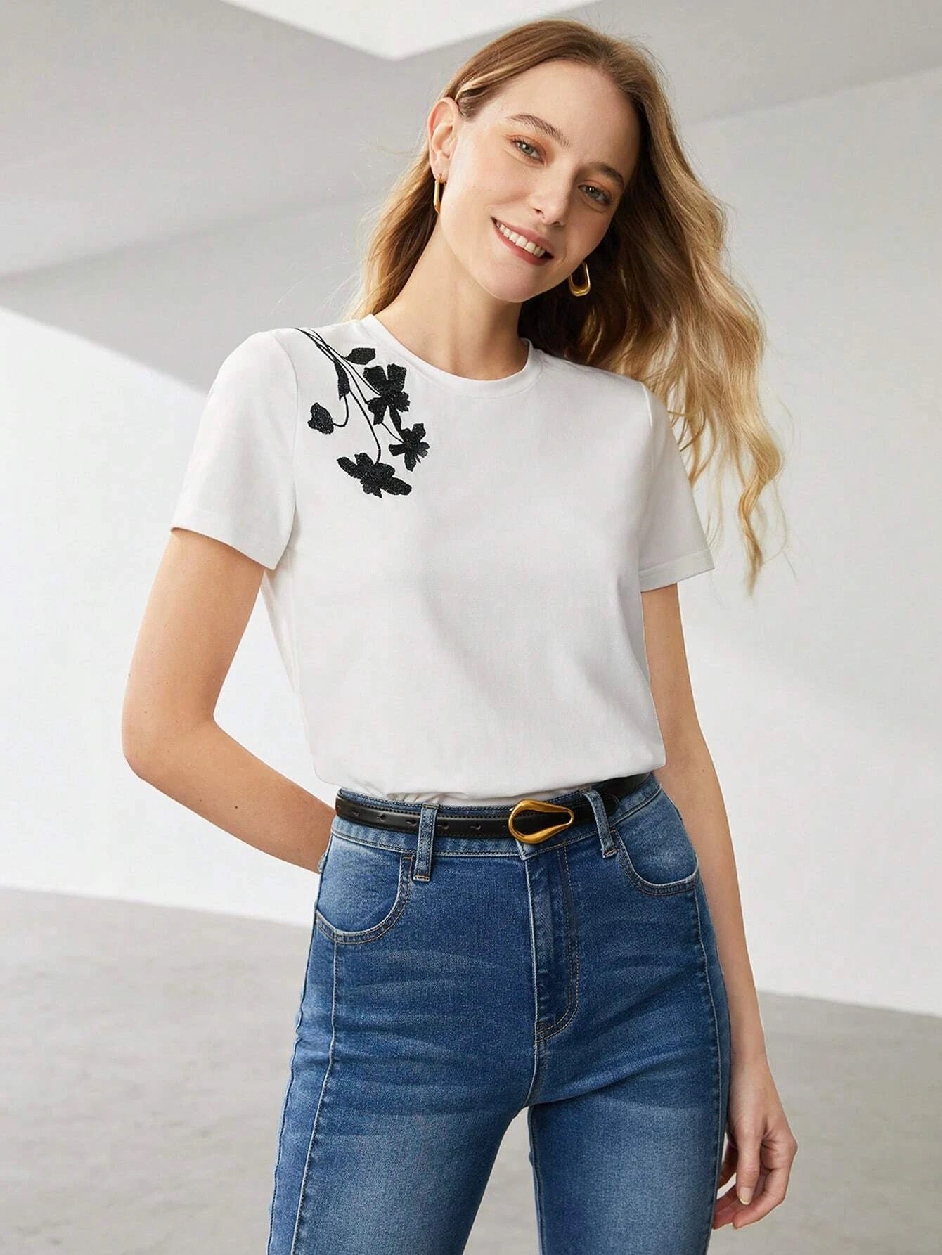 CM-TS444294 Women Casual Seoul Style Round Neck Sequin Floral Detail T-Shirt - White