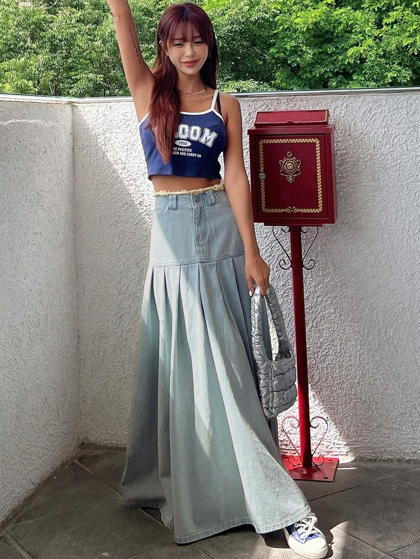 CM-BS899163 Women Casual Seoul Style Solid Pleated Detail Denim Skirt - Blue
