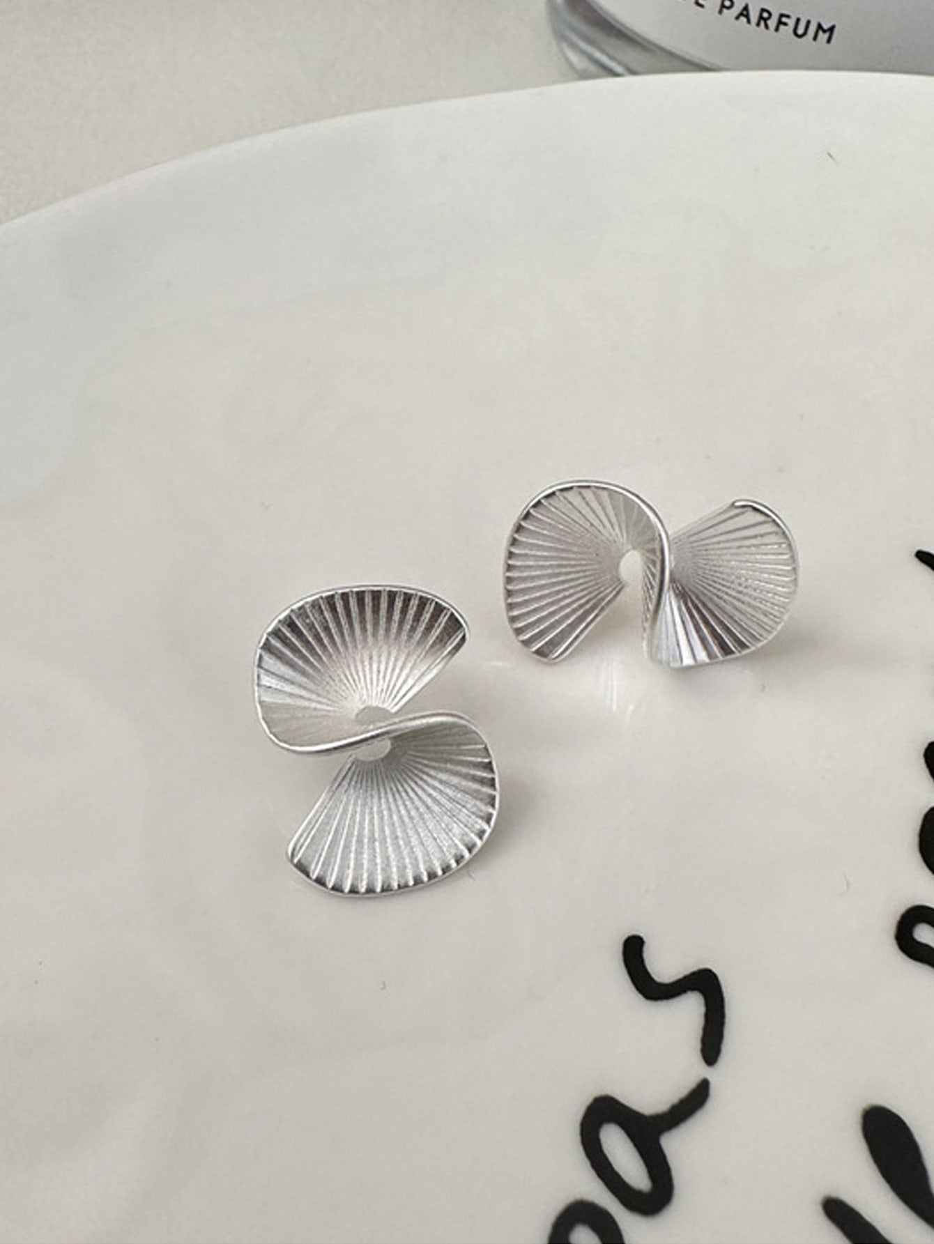 CM-AE550650 925 Sterling Silver Geometric Fan Shaped Matte Earrings