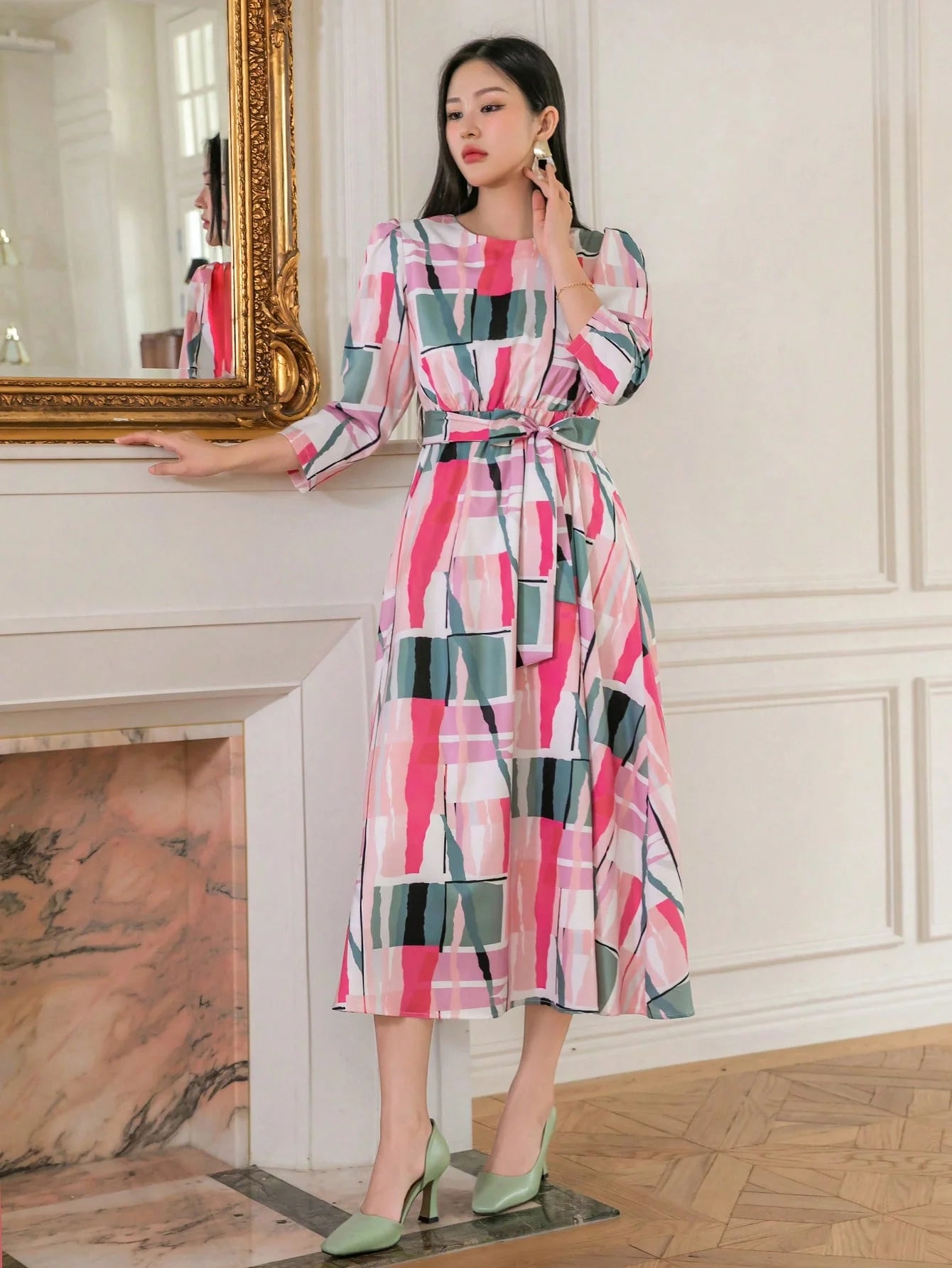 CM-DS694159 Women Casual Seoul Style Geometric Print Round Neck Belted Dress